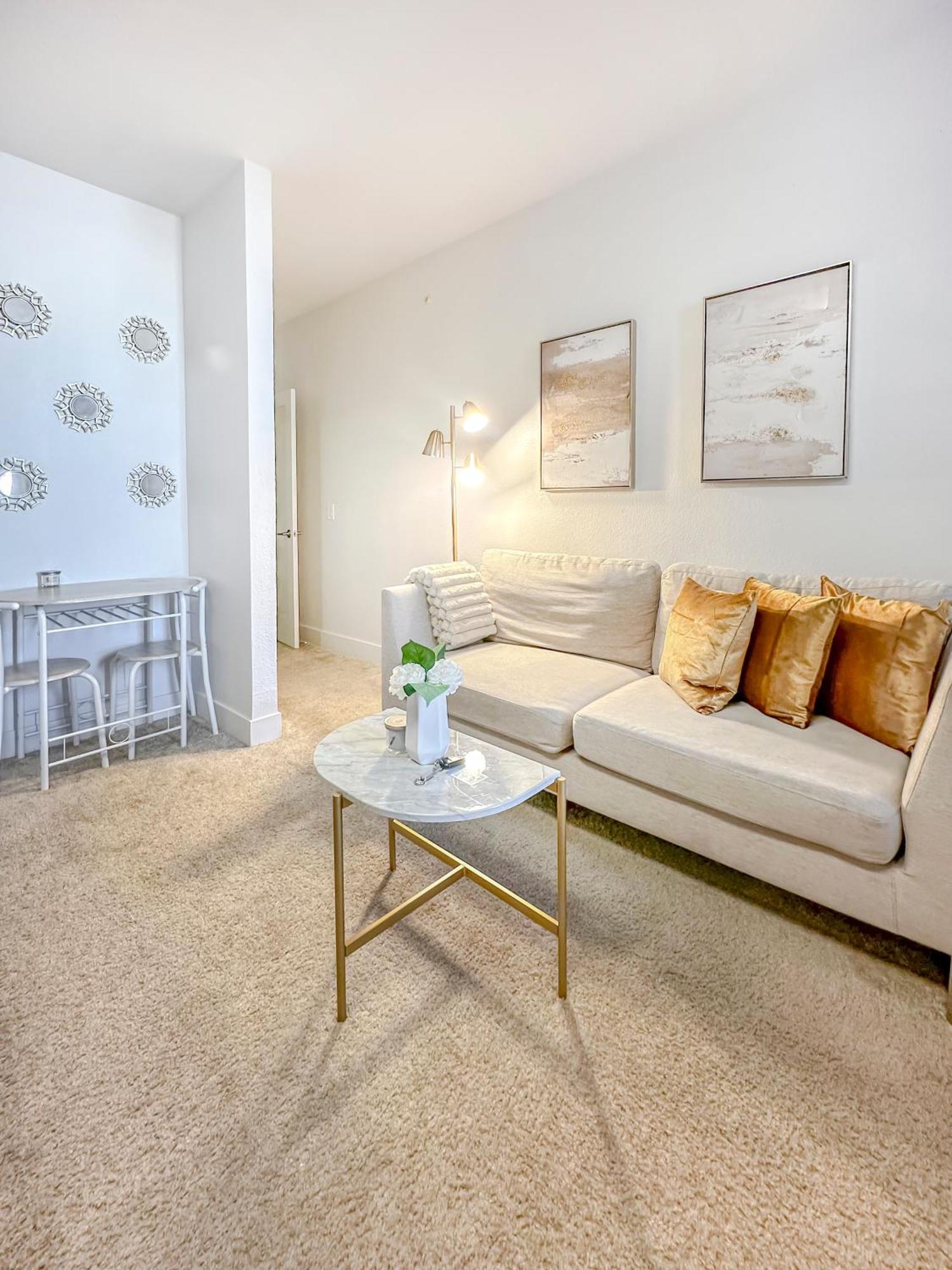 Luxury Apartstudio Marina Del Rey Pool, Gym, Parking, Jacuzzi, Bbq Apartamento *